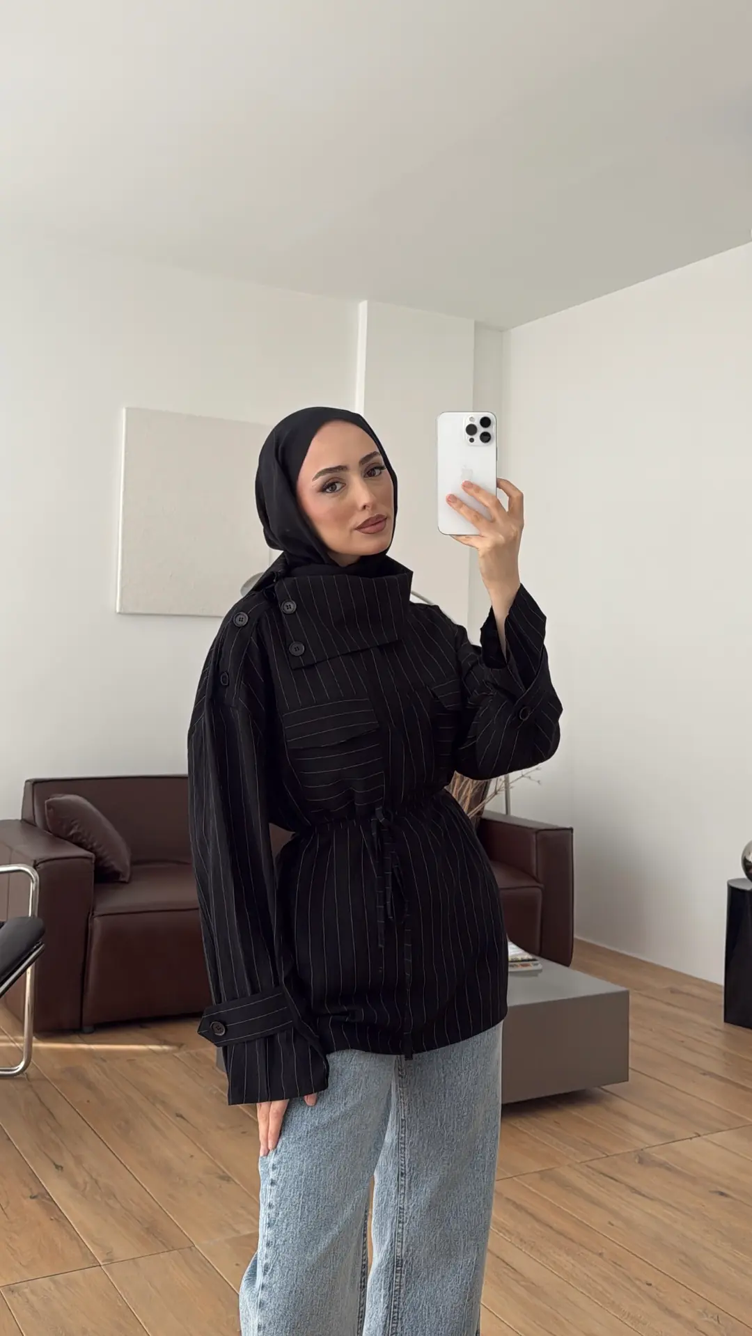 Yakası Düğme Detaylı Çizgili Gömlek Siyah