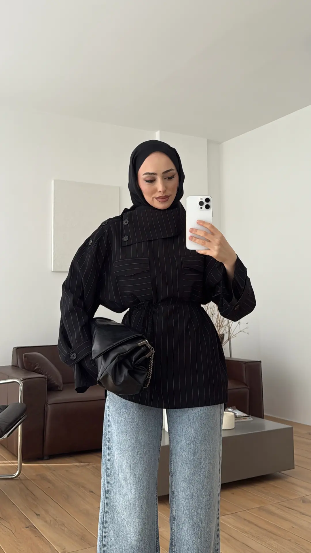 Yakası Düğme Detaylı Çizgili Gömlek Siyah