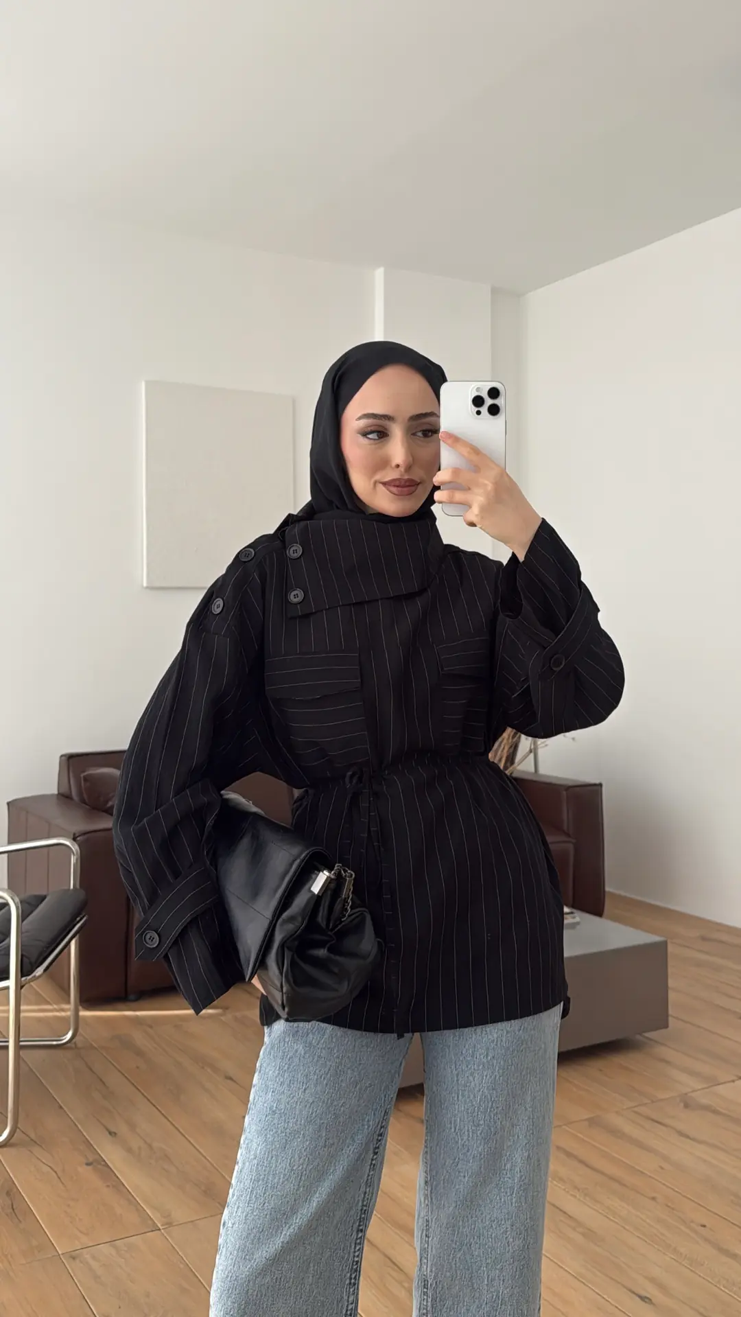 Yakası Düğme Detaylı Çizgili Gömlek Siyah