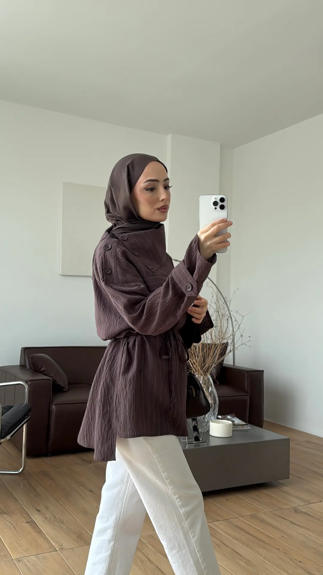 Yakası Düğme Detaylı Çizgili Gömlek Kahve