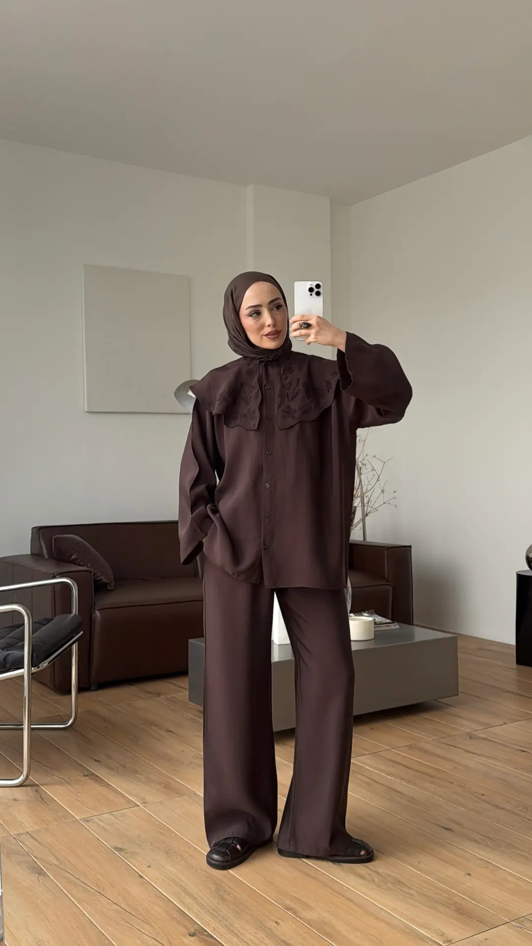 Nakışlı Mendil Yaka Takım Kahve