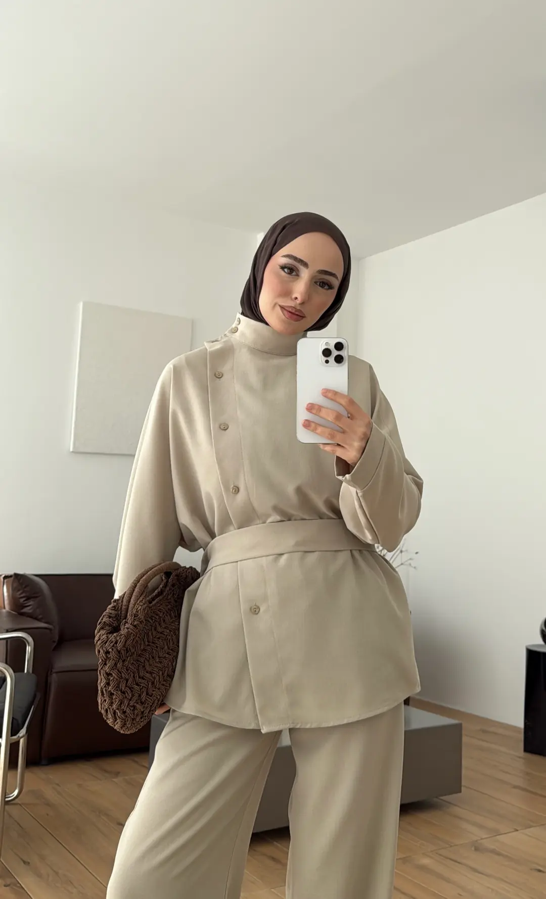 Düğme Detay Kemerli Takım Taş