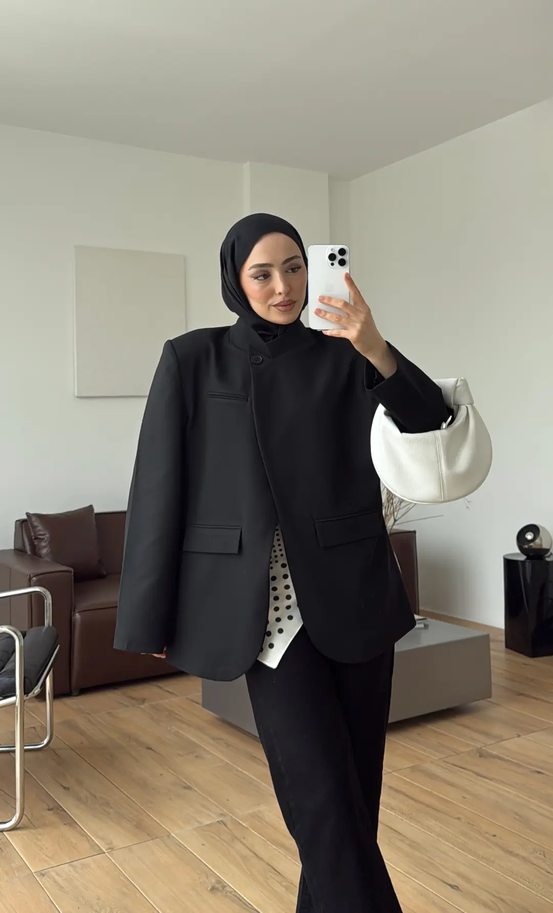Yakası Düğmeli Dik Yaka Ceket Siyah