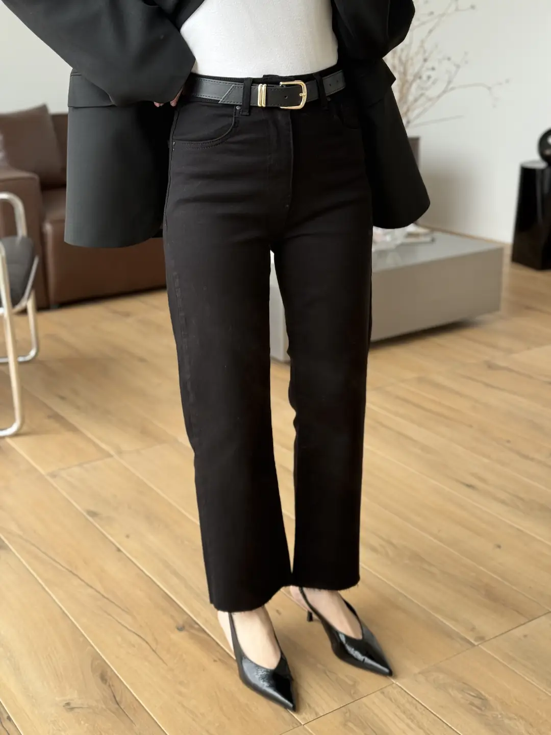 Premium Paçası Kesik Kemerli Jean Siyah