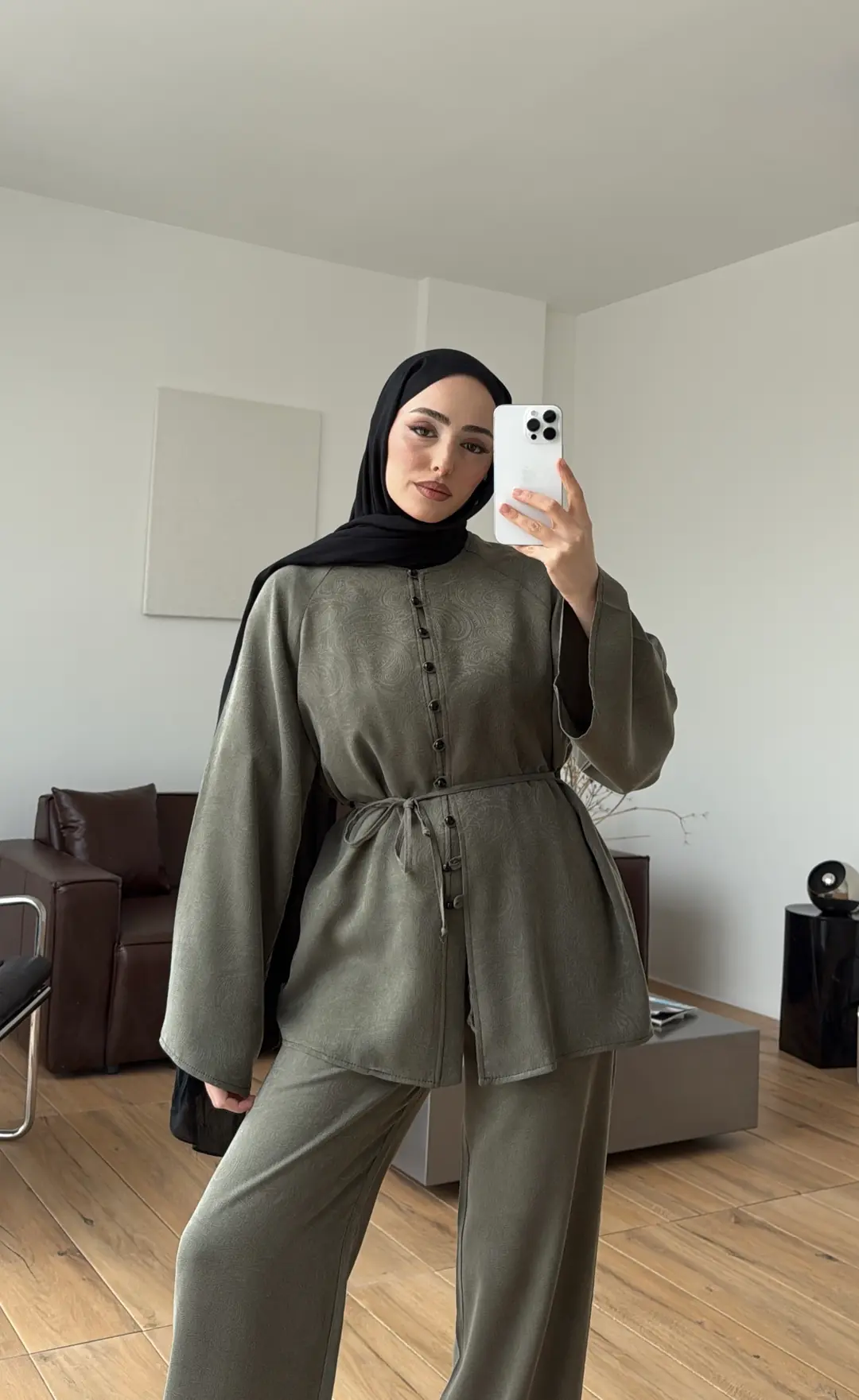 Önü Düğme Detaylı Takım Haki