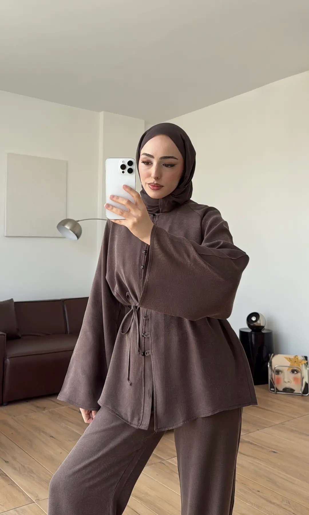 Önü Düğme Detaylı Takım Kahve