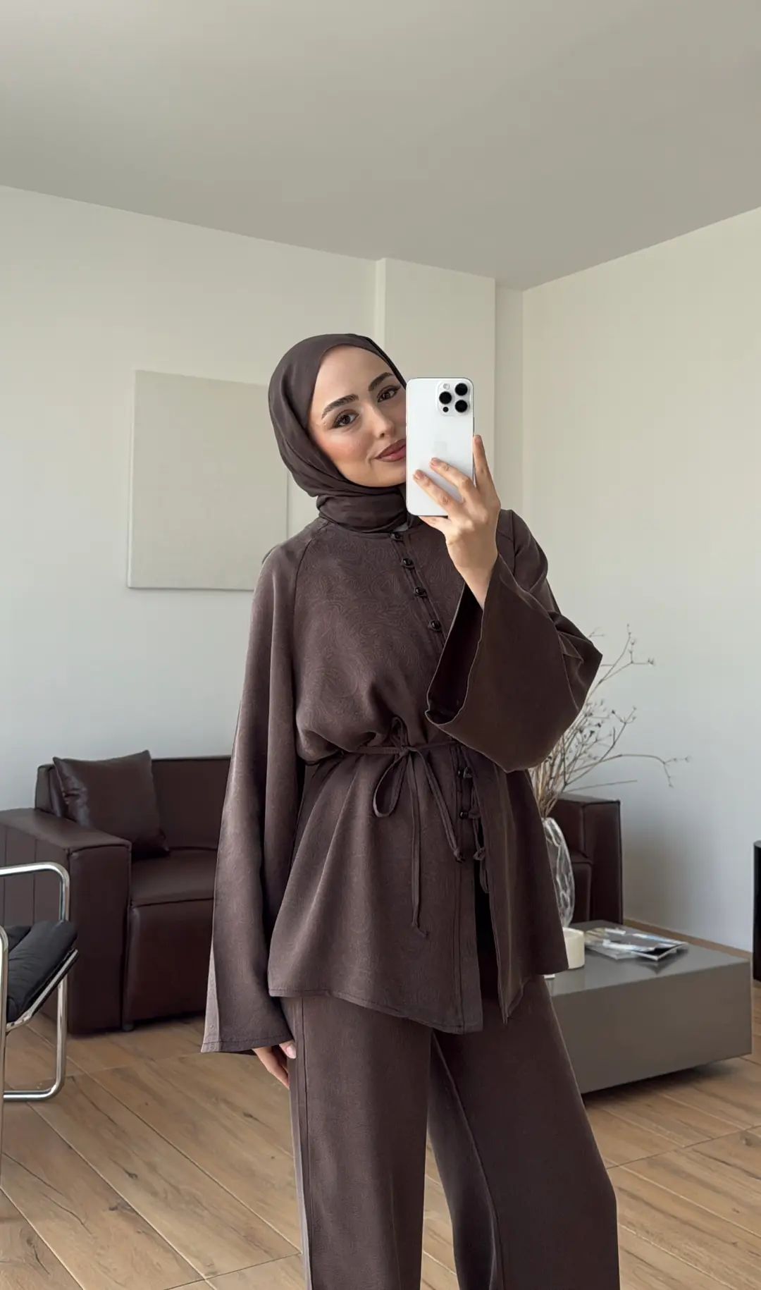 Önü Düğme Detaylı Takım Kahve
