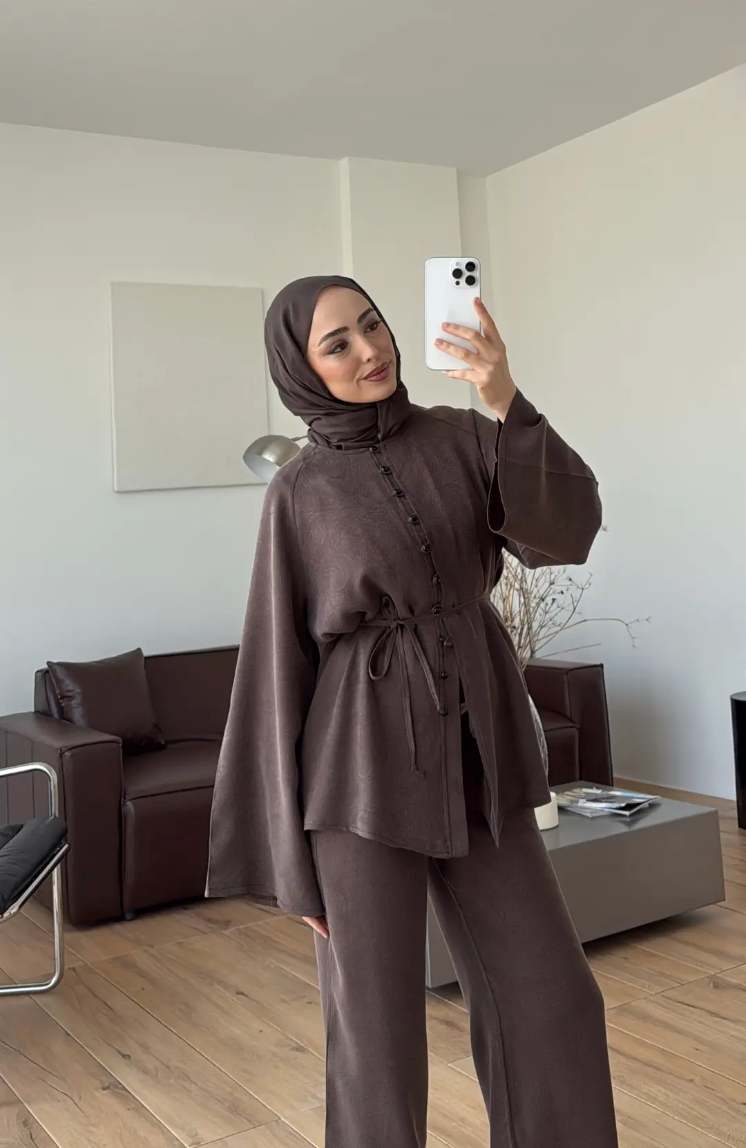 Önü Düğme Detaylı Takım Kahve