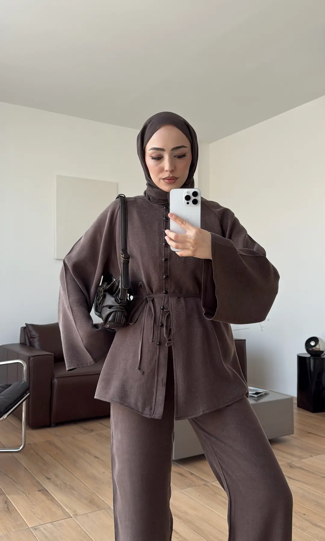 Önü Düğme Detaylı Takım Kahve