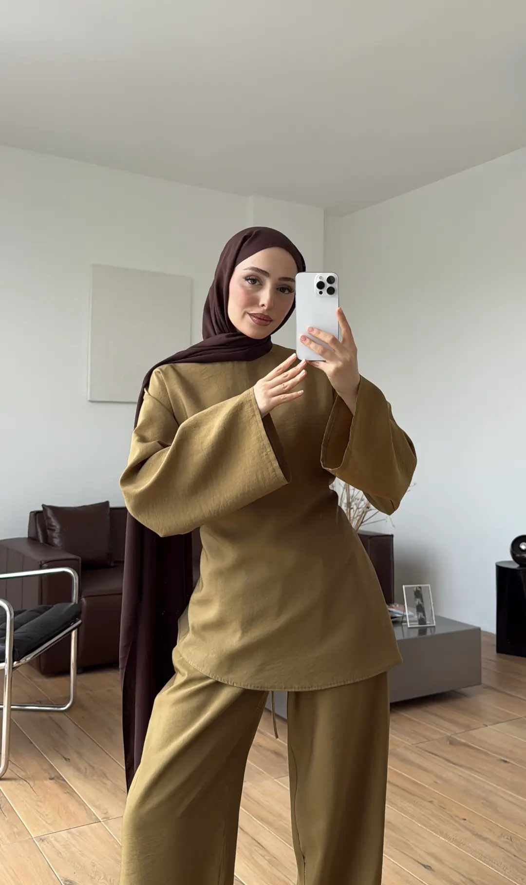 Pervazlı Arkadan Bağcıklı Takım Olive