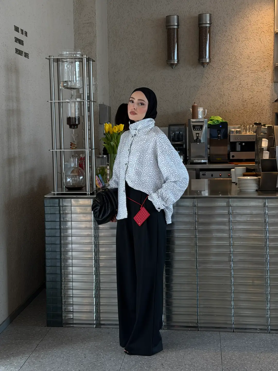 Dik Yaka Çıtçıtlı Puantiyeli Gömlek Beyaz