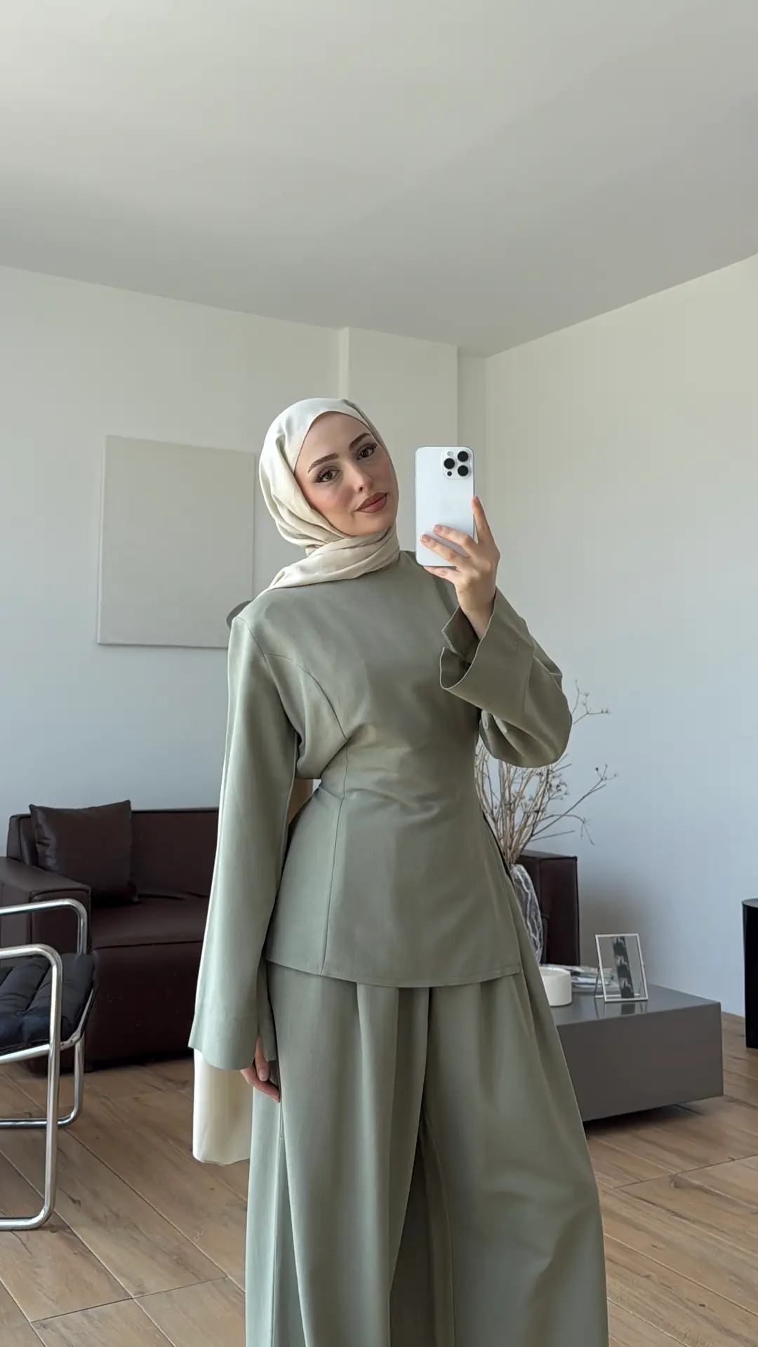 Vera Yırtmaç Detay Keten Takım Çağla