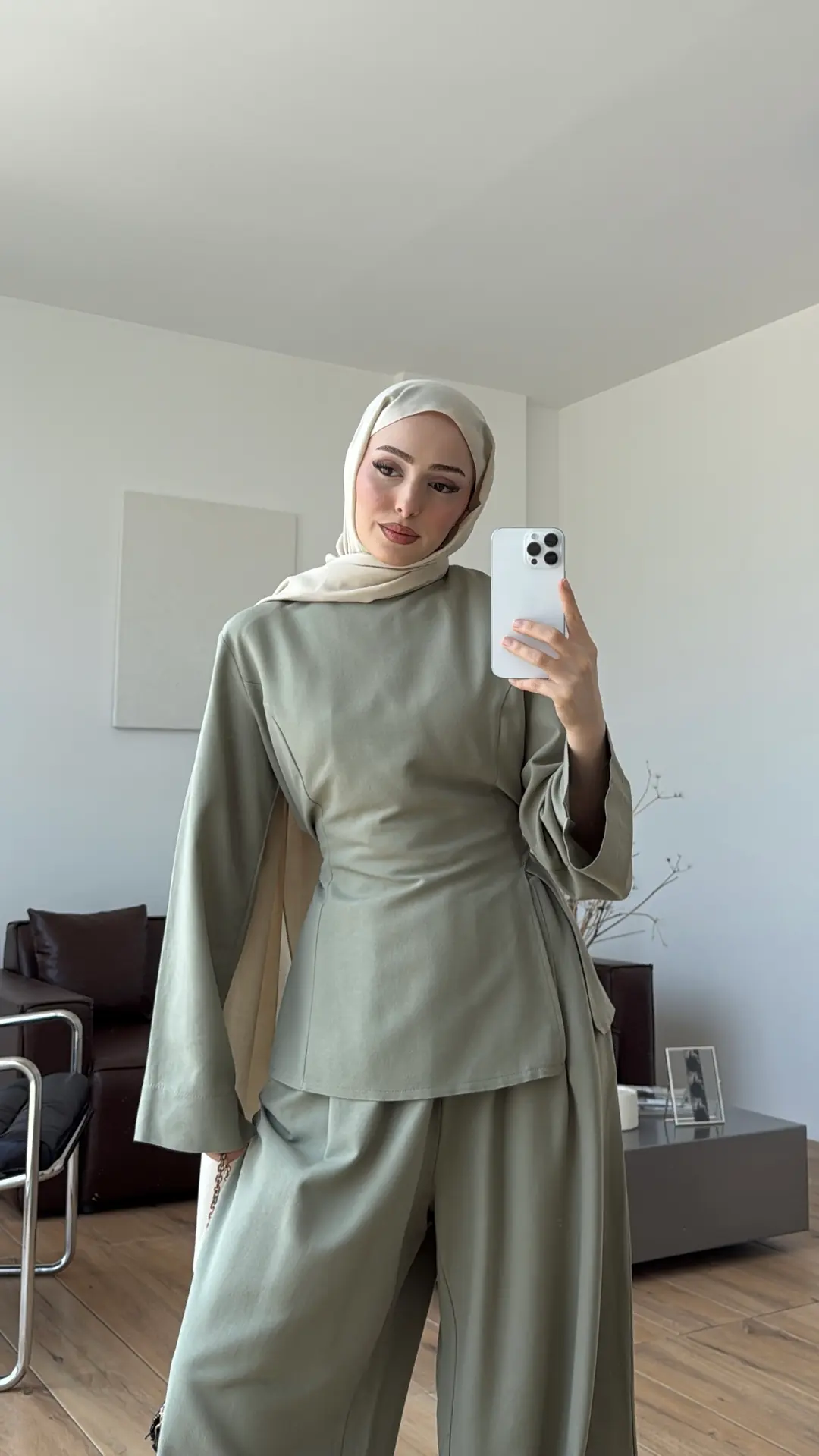 Vera Yırtmaç Detay Keten Takım Çağla