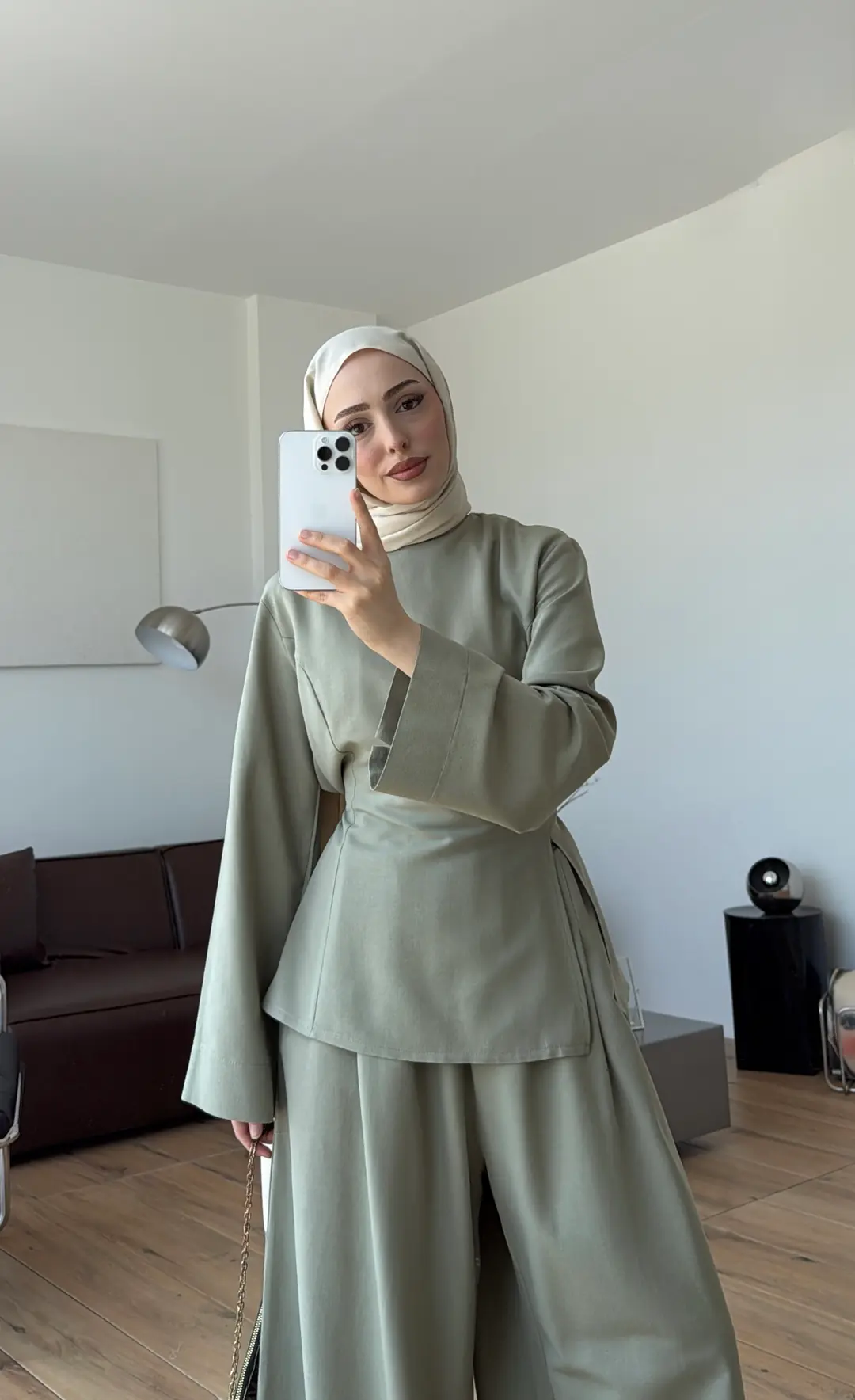 Vera Yırtmaç Detay Keten Takım Çağla