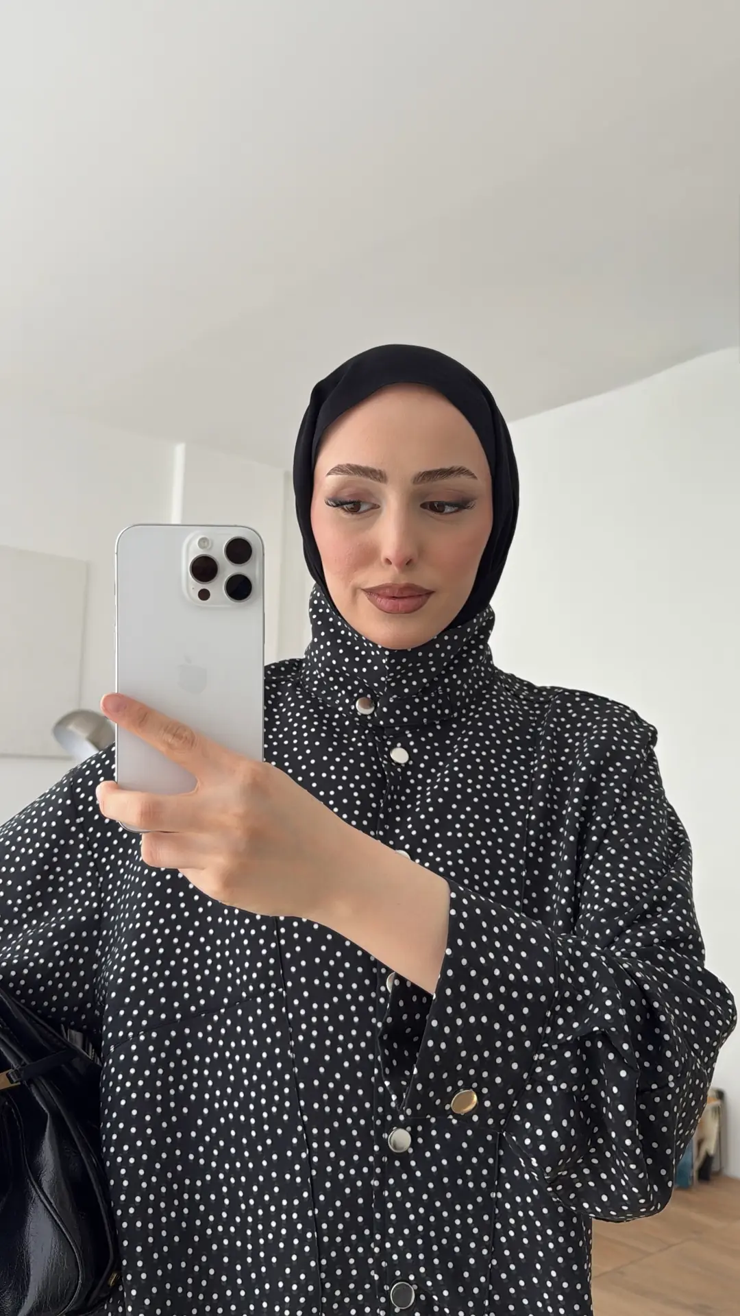 Dik Yaka Çıtçıtlı Puantiyeli Gömlek Siyah