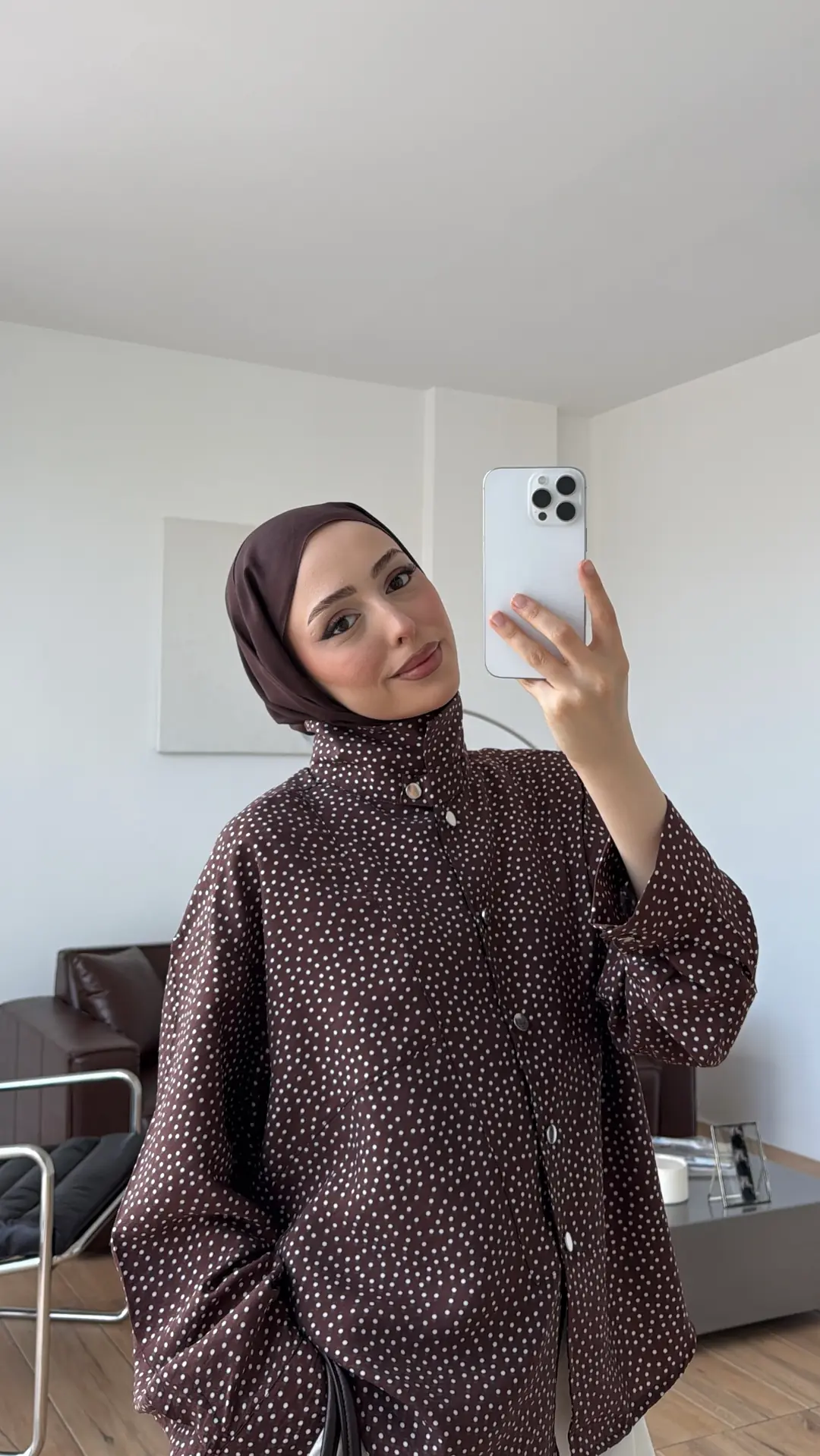 Dik Yaka Çıtçıtlı Puantiyeli Gömlek Kahve