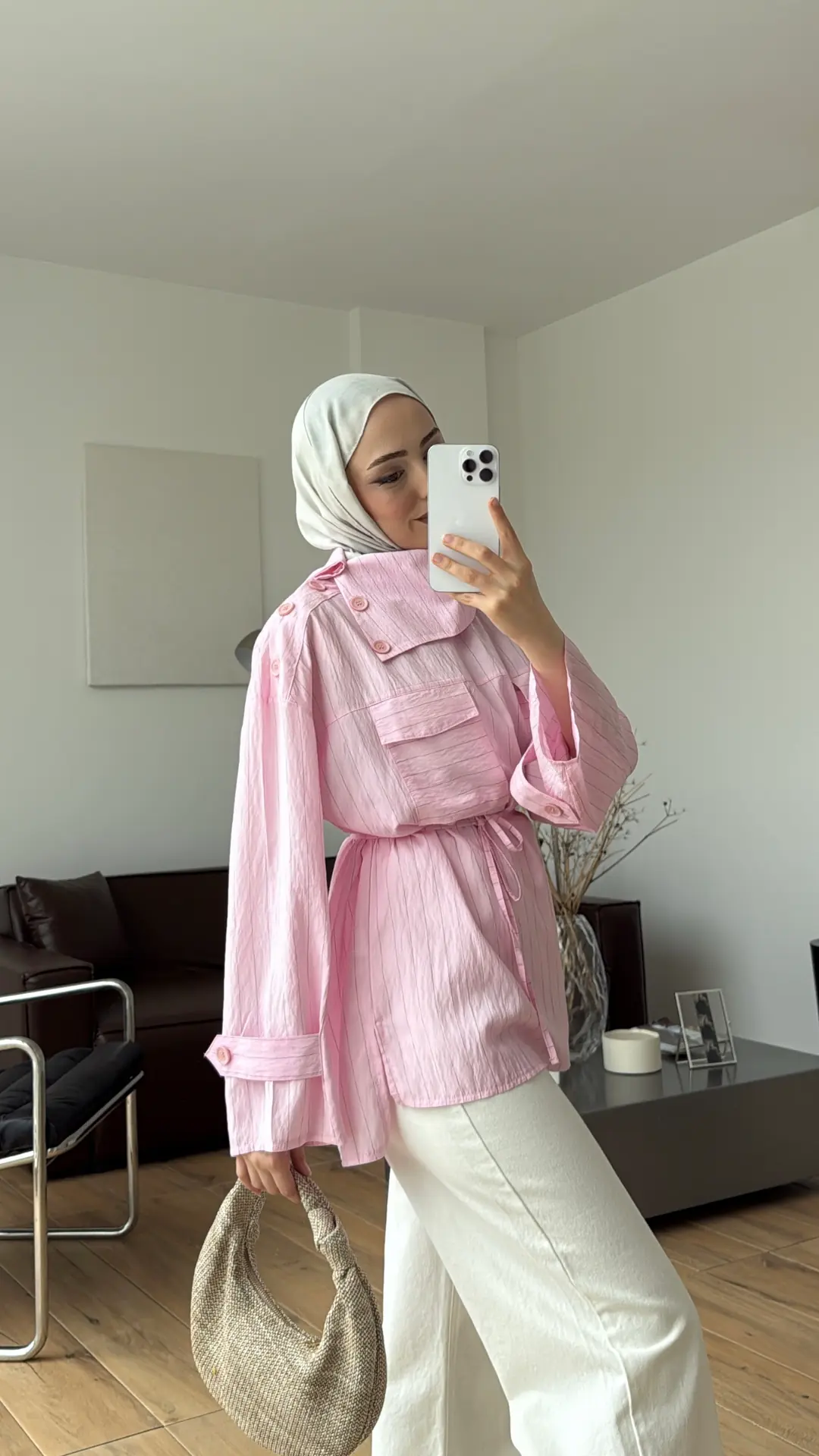 Yakası Düğme Detaylı Çizgili Gömlek Pembe