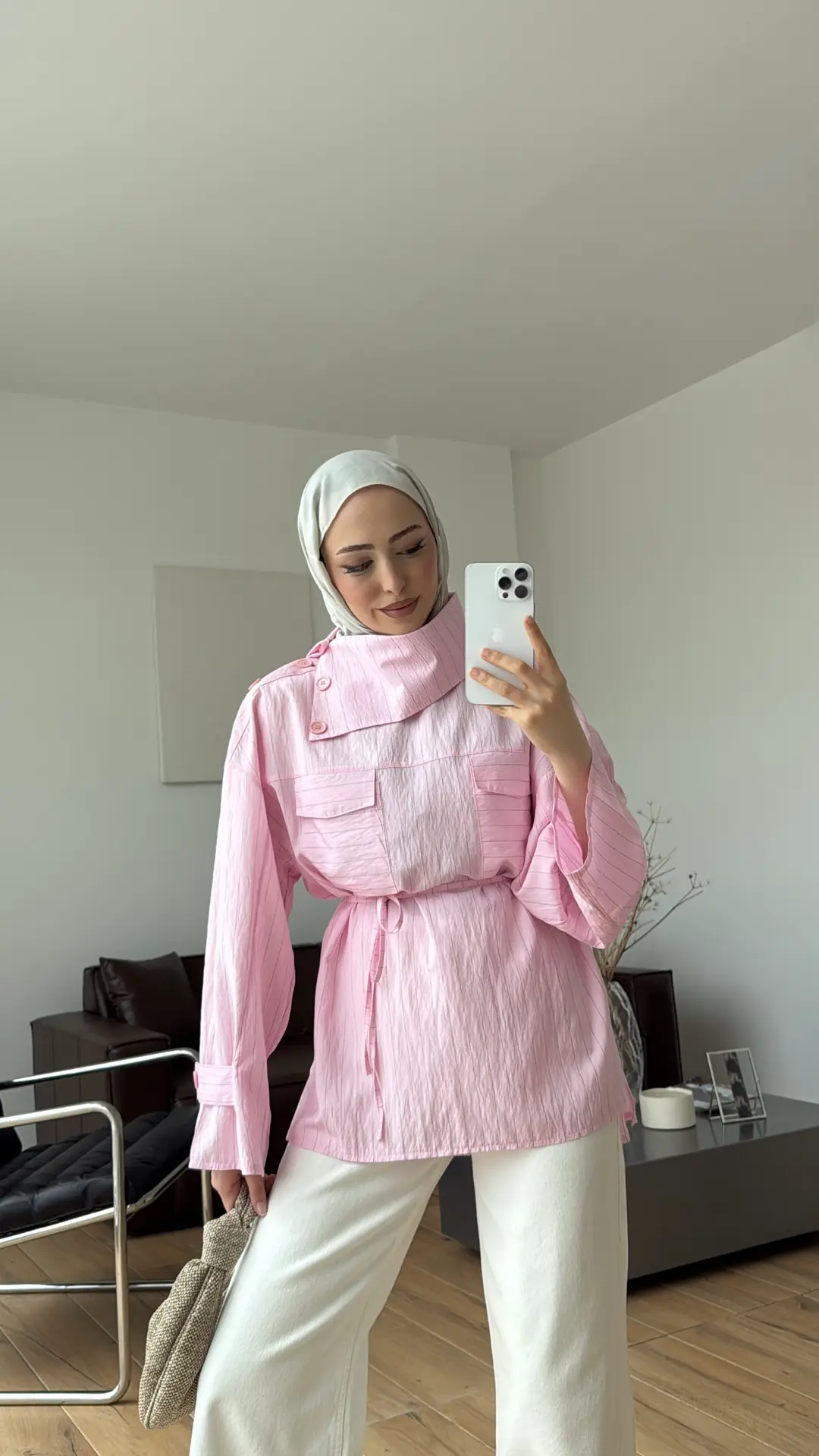 Yakası Düğme Detaylı Çizgili Gömlek Pembe