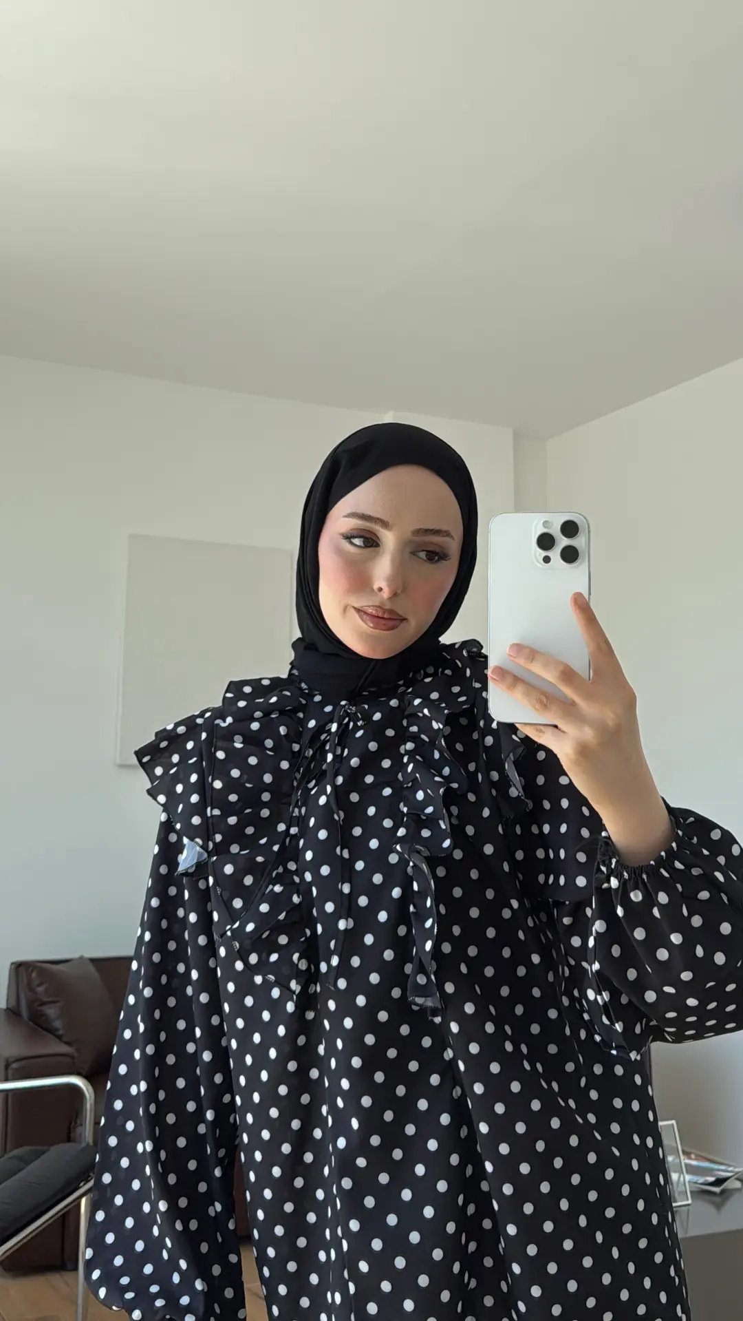 Kolları Lastikli Puantiyeli Gömlek Siyah