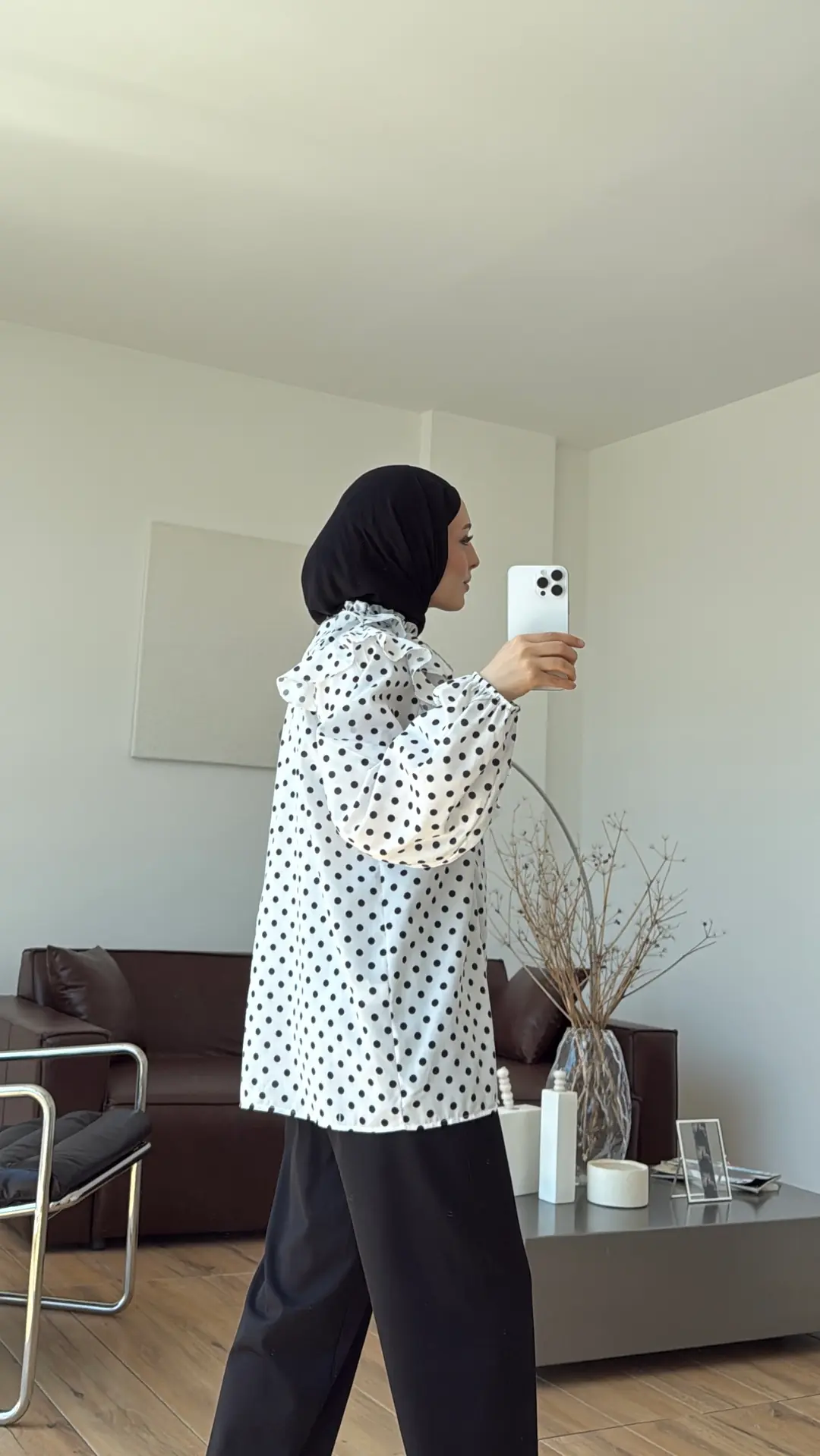 Kolları Lastikli Puantiyeli Gömlek Beyaz