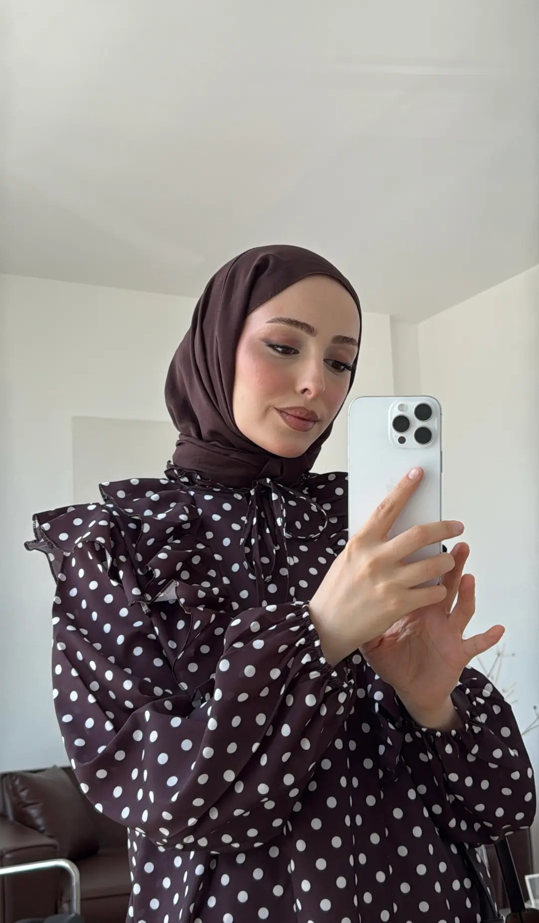 Kolları Lastikli Puantiyeli Gömlek Kahve
