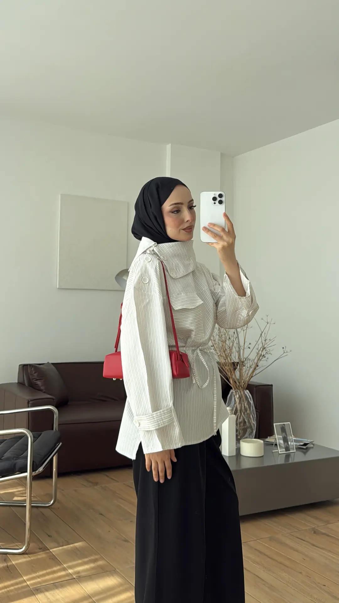 Yakası Düğme Detaylı Çizgili Gömlek Beyaz