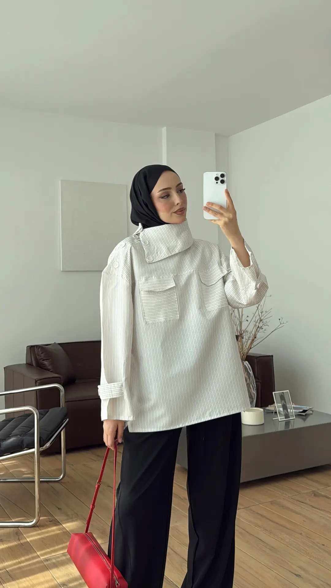 Yakası Düğme Detaylı Çizgili Gömlek Beyaz