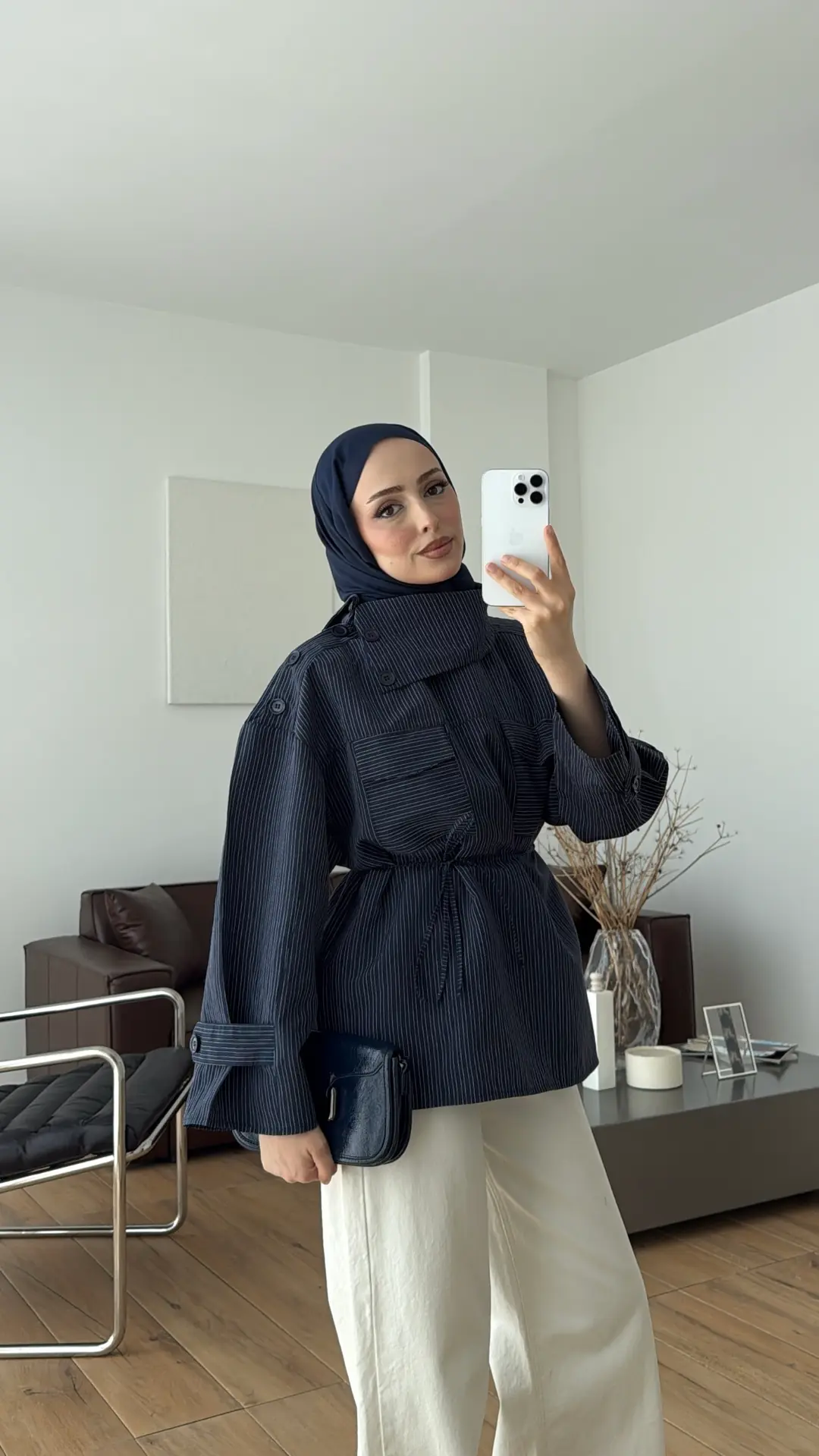 Yakası Düğme Detaylı Çizgili Gömlek Lacivert