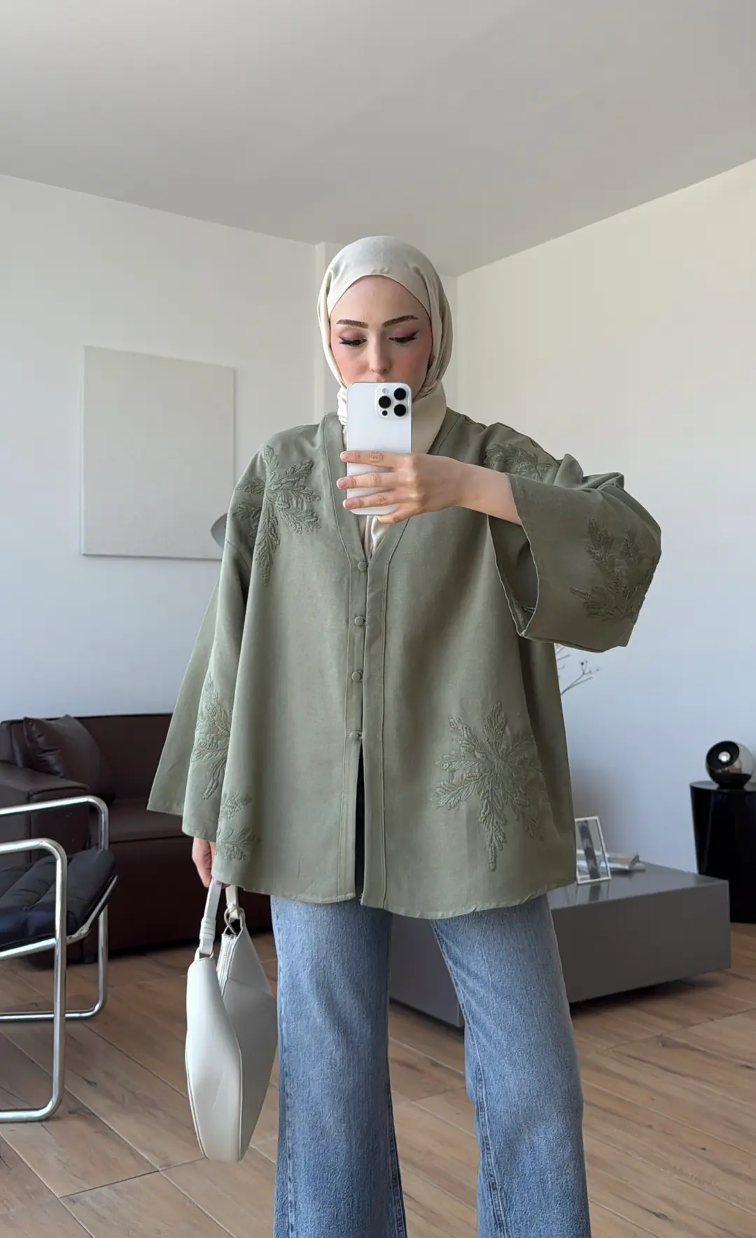 Nakışlı V Yaka Gömlek Haki