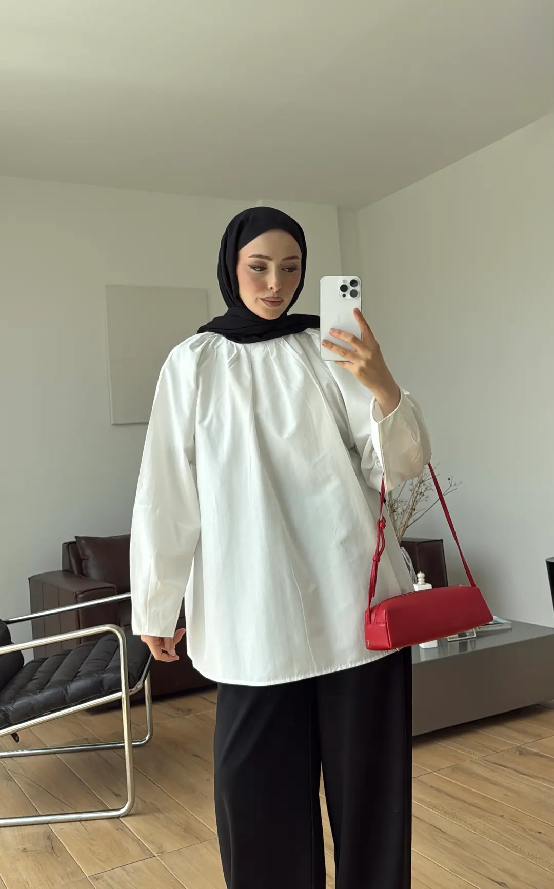 Yakası Pile Detay Gömlek Beyaz