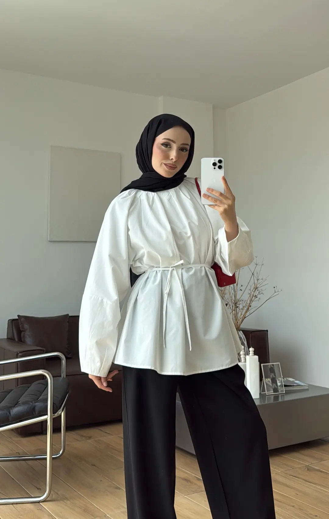 Yakası Pile Detay Gömlek Beyaz