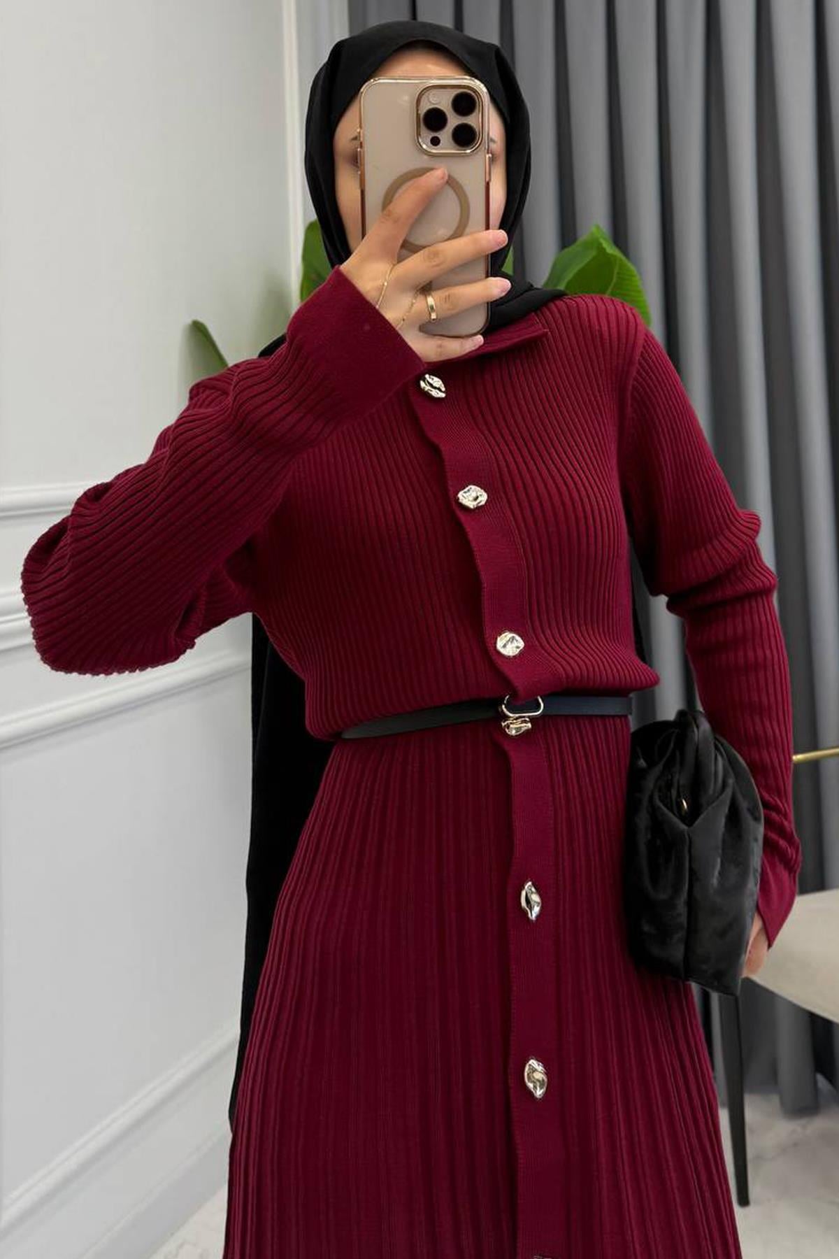 BOYDAN DÜĞMELİ TRİKO ELBİSE BORDO