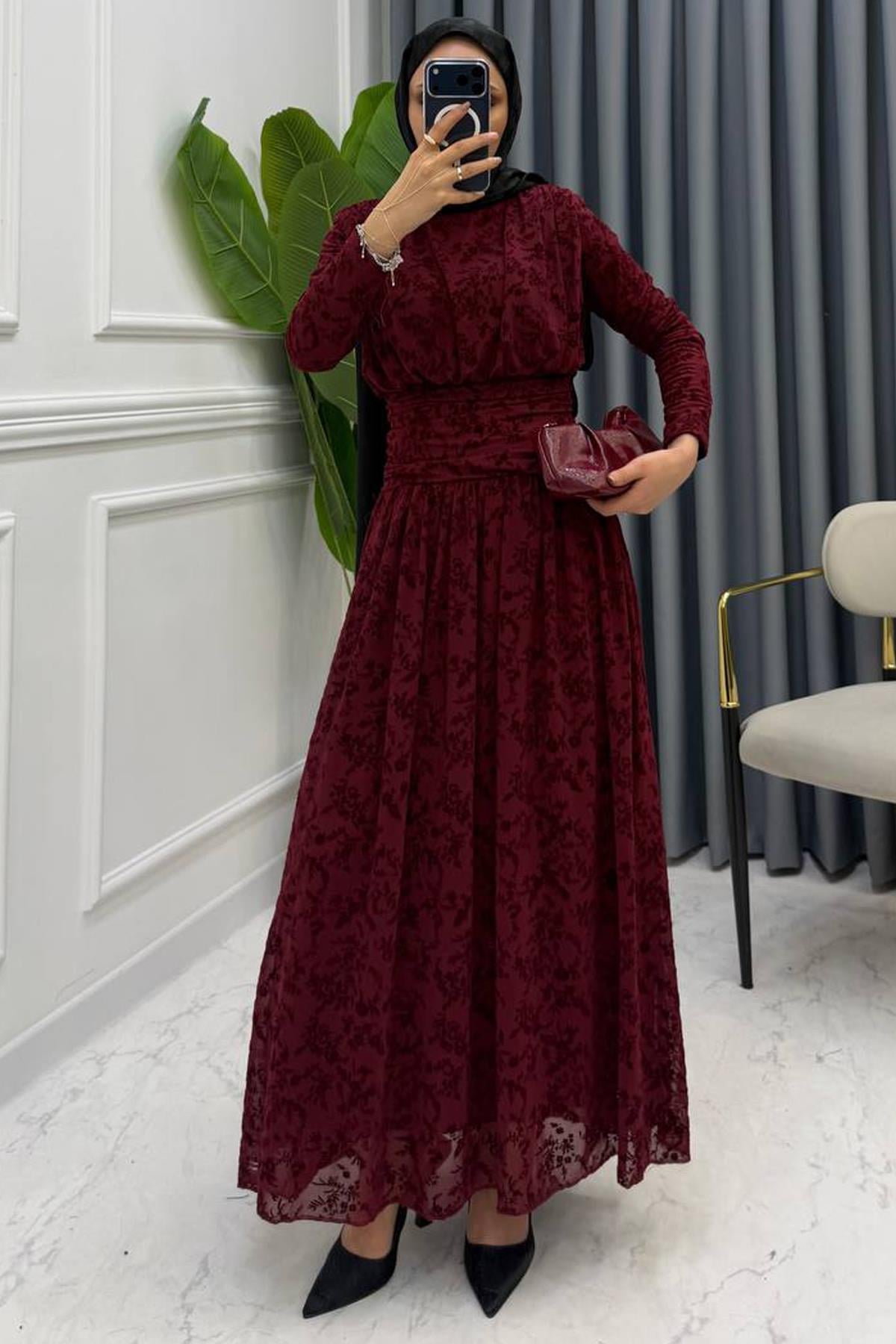 BEL DETAY DANTEL ELBİSE BORDO